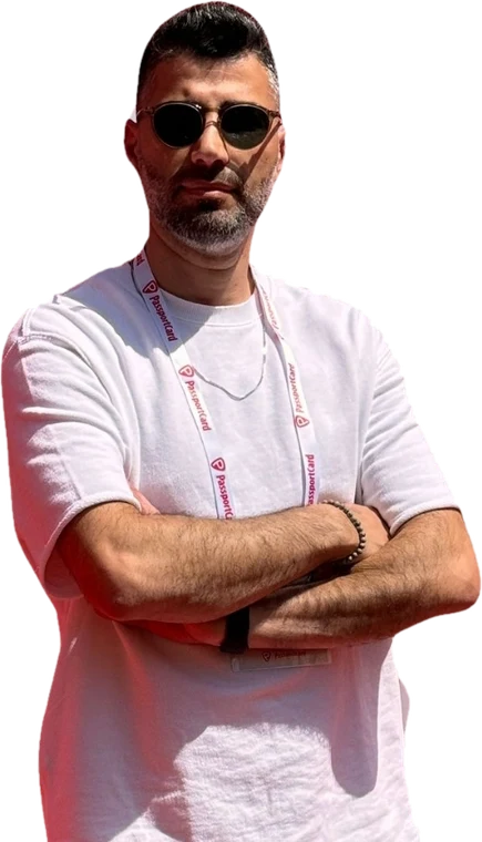 גלעד מוספי, סוכן ביטוח נסיעות